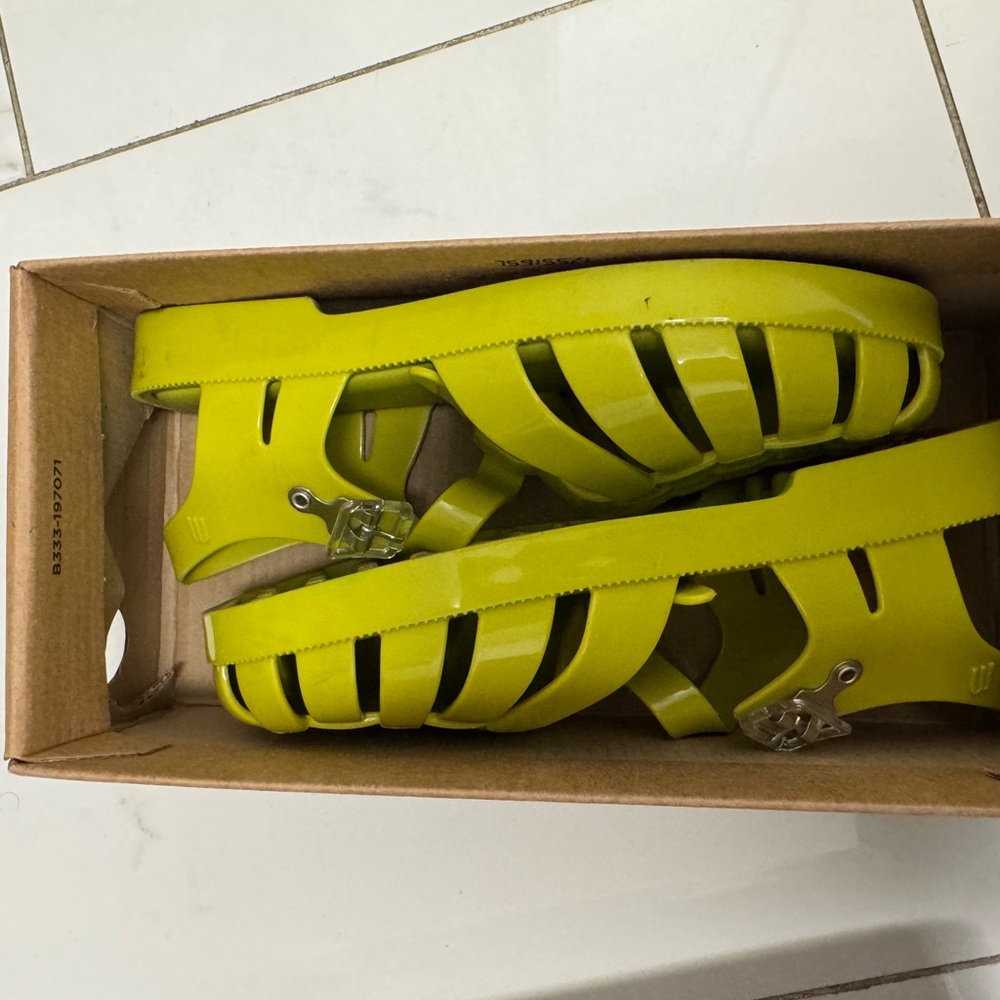 Girls mini Melissa sandal size 1 us